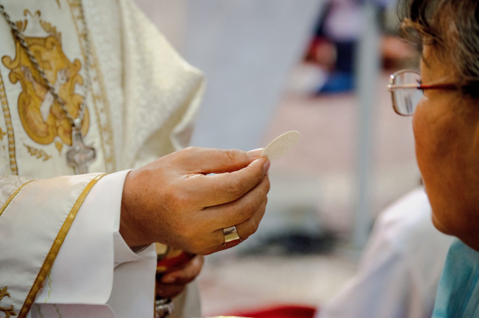 Les Sacrements communion paroisse saint hugues de bonnevaux